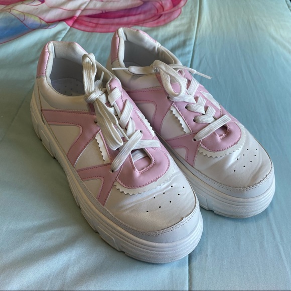 Koi Footwear Kawaii Platform Trainers sneakers pink and white - Picture 2 of 9